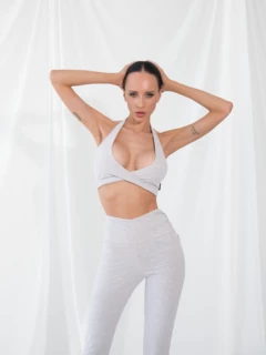 Спортивный топ женский из кулирки, серый меланж — STWLF